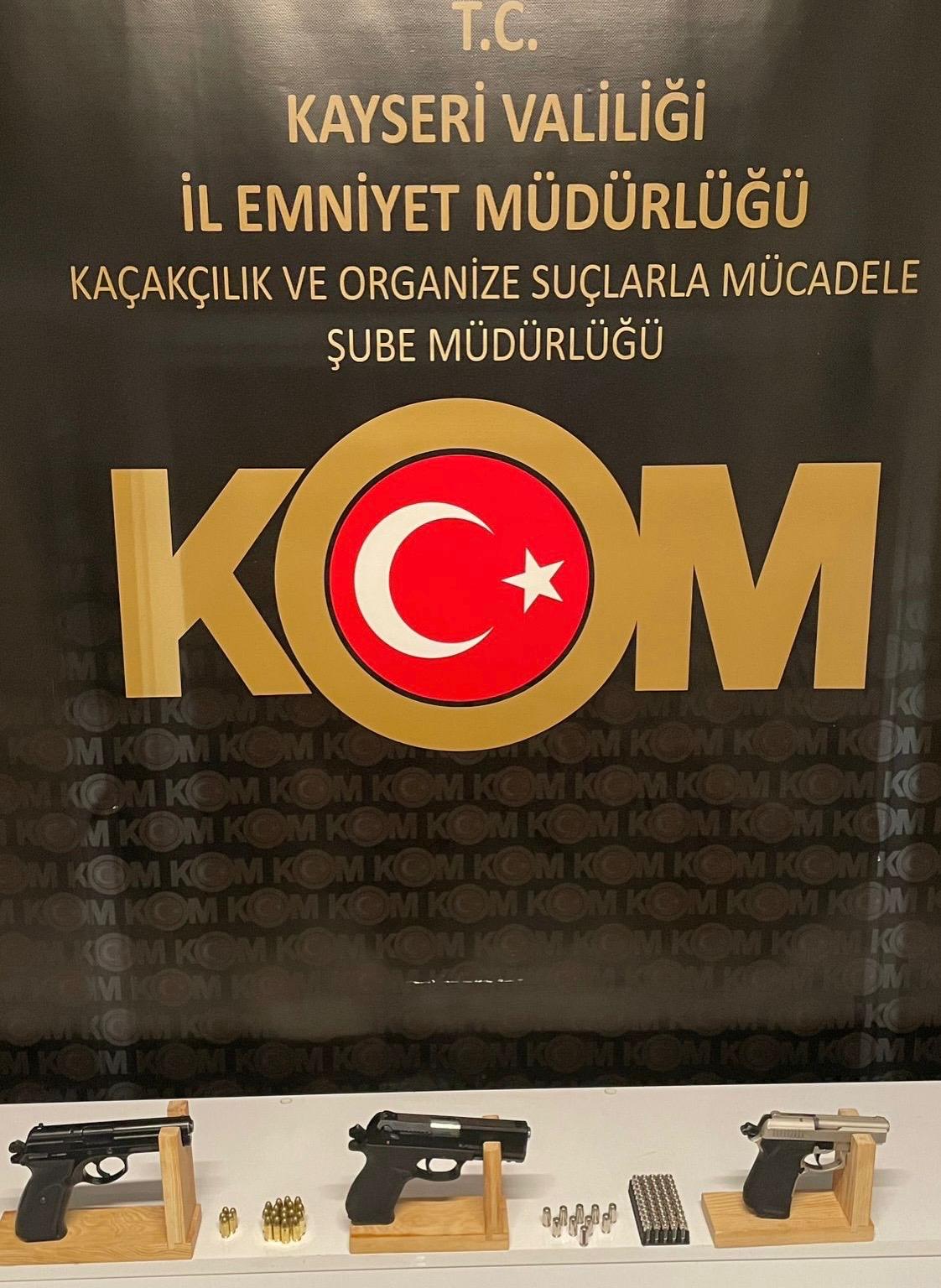 Kayseri'de Silah Kaçakçılığı Çetesine Operasyon: Önemli Miktarda Mühimmat Ele Geçirildi